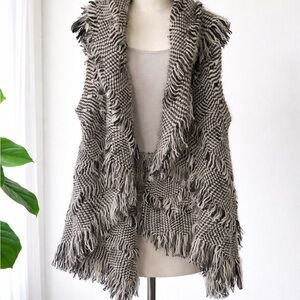 Cleo petites Black and White Knit Vest